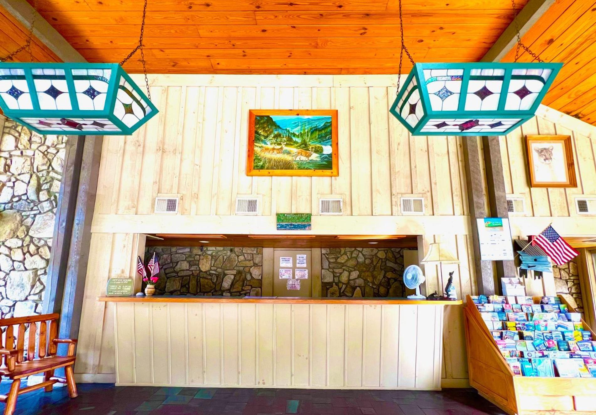 Newfound Lodge On The River チェロキー エクステリア 写真