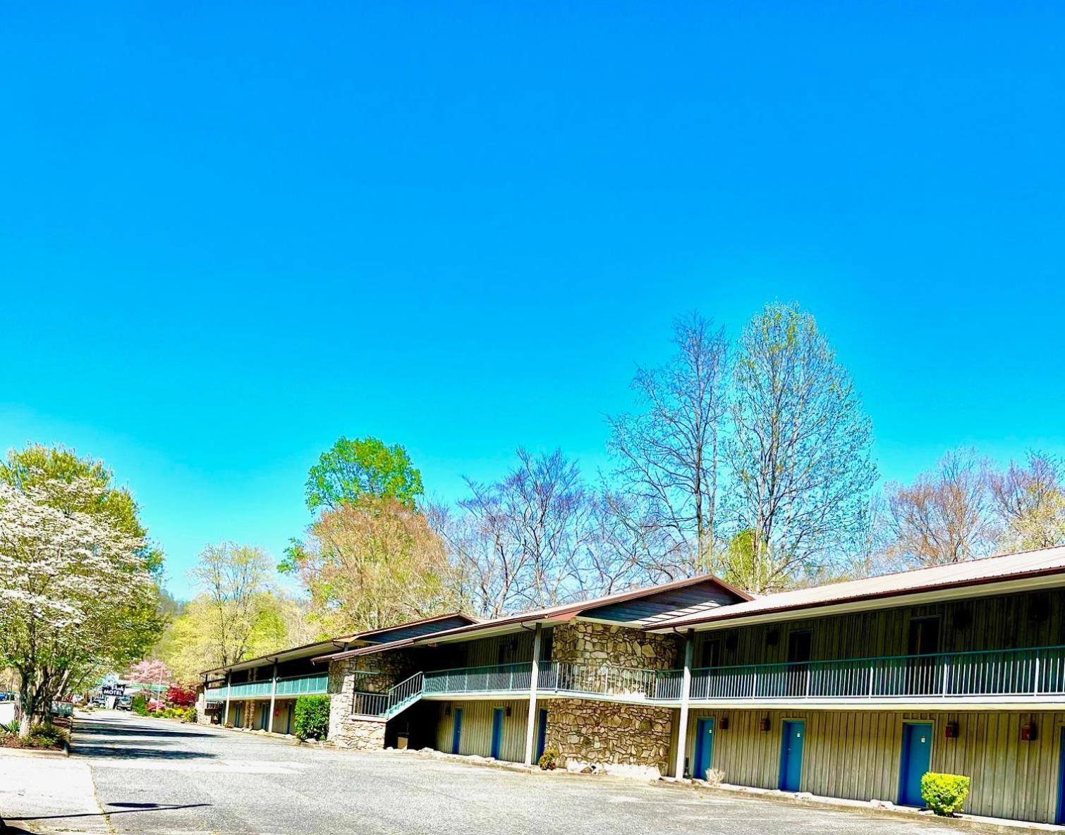 Newfound Lodge On The River チェロキー エクステリア 写真
